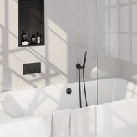 Brauer Brauer Black Carving Thermostatische Inbouw Badkraan met Omstel, Badvulcombinatie, Drukknoppen, Wandhouder met Wateruitlaat, Staafhanddouche & Doucheslang - Set 3 - Geribbeld Draaiknoppen - Mat Zwart