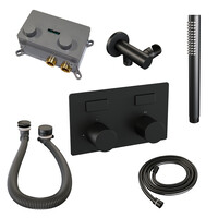 Brauer Brauer Black Carving Thermostatische Inbouw Badkraan met Omstel, Badvulcombinatie, Drukknoppen, Wandhouder met Wateruitlaat, Staafhanddouche & Doucheslang - Set 3 - Geribbeld Draaiknoppen - Mat Zwart