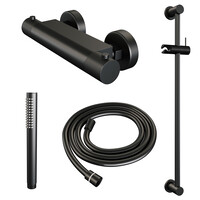 Brauer Brauer Black Carving Doucheset: Thermostatische Opbouwkraan met Glijstang, Staafhanddouche & Doucheslang - Set 1 - Geribbeld Draaiknoppen - Mat Zwart