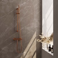 Brauer Brauer Copper Carving Doucheset: Thermostatische Opbouwkraan met Glijstang, Staafhanddouche & Doucheslang - Set 1 - Geribbeld Draaiknoppen - PVD - Geborsteld Koper