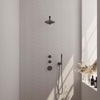 Brauer Brauer Gunmetal Carving Regendoucheset: Thermostatische Inbouwkraan met Stopkranen, Rechte Wandarm, Douchekop 20cm, Wandhouder met Wateruitlaat, Staafhanddouche & Doucheslang - Set 1 - Geribbeld Draaiknoppen - PVD - Geborsteld Gunmetal