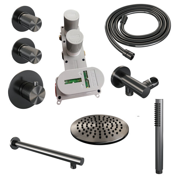 Brauer Brauer Gunmetal Carving Regendoucheset: Thermostatische Inbouwkraan met Stopkranen, Rechte Wandarm, Douchekop 20cm, Wandhouder met Wateruitlaat, Staafhanddouche & Doucheslang - Set 1 - Geribbeld Draaiknoppen - PVD - Geborsteld Gunmetal