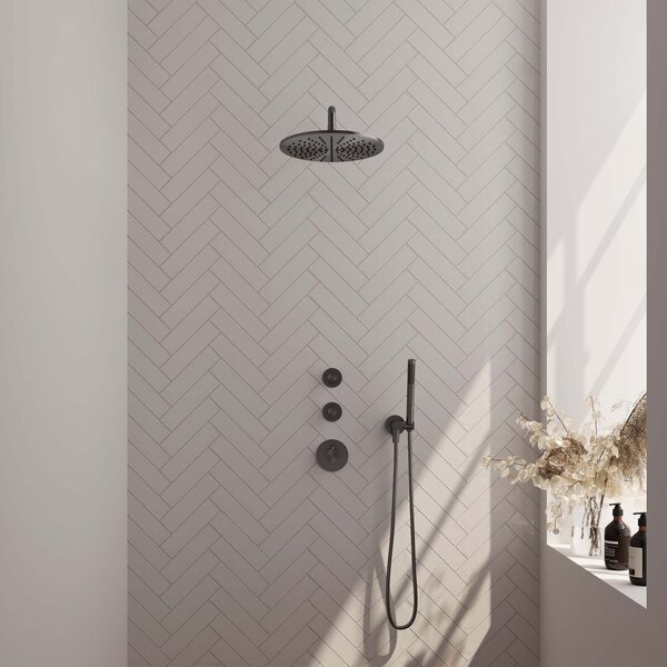 Brauer Brauer Gunmetal Carving Regendoucheset: Thermostatische Inbouwkraan met Stopkranen, Gebogen Wandarm, Douchekop 30cm, Wandhouder met Wateruitlaat, Staafhanddouche & Doucheslang - Set 4 - Geribbeld Draaiknoppen - PVD - Geborsteld Gunmetal