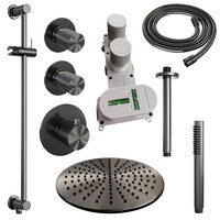 Brauer Brauer Gunmetal Carving Regendoucheset: Thermostatische Inbouwkraan met Stopkranen, Plafondarm, Douchekop 30cm, Glijstang met Wateruitlaat, Staafhanddouche & Doucheslang - Set 18 - Geribbeld Draaiknoppen - PVD - Geborsteld Gunmetal