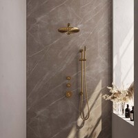 Brauer Brauer Gold Carving Regendoucheset: Thermostatische Inbouwkraan met Stopkranen, Rechte Wandarm, Douchekop 30cm, Glijstang met Wateruitlaat, Staafhanddouche & Doucheslang - Set 14 - Geribbeld Draaiknoppen - PVD - Geborsteld Goud
