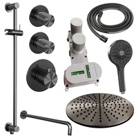 Brauer Brauer Gunmetal Carving Regendoucheset: Thermostatische Inbouwkraan met Stopkranen, Gebogen Wandarm, Douchekop 30cm, Glijstang met Wateruitlaat, 3-Standen Handdouche & Doucheslang - Set 22 - Geribbeld Draaiknoppen - PVD - Geborsteld Gunmetal