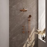 Brauer Brauer Copper Carving Regendoucheset: Thermostatische Inbouwkraan met Stopkranen, Rechte Wandarm, Douchekop 30cm, Glijstang met Wateruitlaat, 3-Standen Handdouche & Doucheslang - Set 20 - Geribbeld Draaiknoppen - PVD - Geborsteld Koper