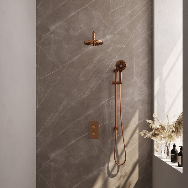 Brauer Brauer Copper Carving Regendoucheset: Thermostatische Inbouwkraan met Stopkranen, Gebogen Wandarm, Douchekop 20cm, Glijstang met Wateruitlaat, 3-Standen Handdouche & Doucheslang - Set 21 - Geribbeld Draaiknoppen - PVD - Geborsteld Koper
