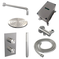 Brauer Brauer Brushed Carving Regendoucheset: Thermostatische Inbouwkraan met 3-Weg Omstel, Gebogen Wandarm, Douchekop 20cm, Wandhouder met Wateruitlaat, Staafhanddouche & Doucheslang - Set 27 - Geribbeld Draaiknoppen - PVD - Geborsteld RVS