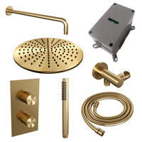Brauer Brauer Gold Carving Regendoucheset: Thermostatische Inbouwkraan met 3-Weg Omstel, Gebogen Wandarm, Douchekop 30cm, Wandhouder met Wateruitlaat, Staafhanddouche & Doucheslang - Set 28 - Geribbeld Draaiknoppen - PVD - Geborsteld Goud