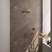 Brauer Brauer Copper Carving Regendoucheset: Thermostatische Inbouwkraan met 3-Weg Omstel, Gebogen Wandarm, Douchekop 30cm, Wandhouder met Wateruitlaat, 3-Standen Handdouche & Doucheslang - Set 34 - Geribbeld Draaiknoppen - PVD - Geborsteld Koper
