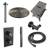 Brauer Brauer Gunmetal Carving Regendoucheset: Thermostatische Inbouwkraan met 3-Weg Omstel, Plafondarm, Douchekop 30cm, Wandhouder met Wateruitlaat, Staafhanddouche & Doucheslang - Set 30 - Geribbeld Draaiknoppen - PVD - Geborsteld Gunmetal