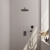 Brauer Brauer Gunmetal Carving Regendoucheset: Thermostatische Inbouwkraan met 3-Weg Omstel, Gebogen Wandarm, Douchekop 30cm, Wandhouder met Wateruitlaat, 3-Standen Handdouche & Doucheslang - Set 34 - Geribbeld Draaiknoppen - PVD - Geborsteld Gunmetal