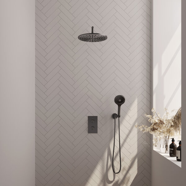 Brauer Brauer Gunmetal Carving Regendoucheset: Thermostatische Inbouwkraan met 3-Weg Omstel, Gebogen Wandarm, Douchekop 30cm, Wandhouder met Wateruitlaat, 3-Standen Handdouche & Doucheslang - Set 34 - Geribbeld Draaiknoppen - PVD - Geborsteld Gunmetal