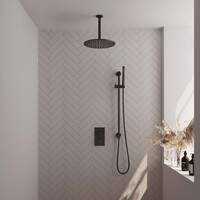 Brauer Brauer Black Carving Regendoucheset: Thermostatische Inbouwkraan met 3-Weg Omstel, Plafondarm, Douchekop 30cm, Glijstang met Wateruitlaat, Staafhanddouche & Doucheslang - Set 42 - Geribbeld Draaiknoppen - Mat Zwart