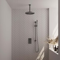 Brauer Brauer Gunmetal Carving Regendoucheset: Thermostatische Inbouwkraan met 3-Weg Omstel, Plafondarm, Douchekop 30cm, Glijstang met Wateruitlaat, Staafhanddouche & Doucheslang - Set 42 - Geribbeld Draaiknoppen - PVD - Geborsteld Gunmetal