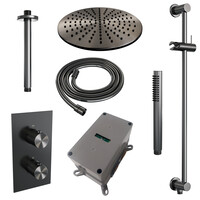 Brauer Brauer Gunmetal Carving Regendoucheset: Thermostatische Inbouwkraan met 3-Weg Omstel, Plafondarm, Douchekop 30cm, Glijstang met Wateruitlaat, Staafhanddouche & Doucheslang - Set 42 - Geribbeld Draaiknoppen - PVD - Geborsteld Gunmetal