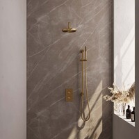 Brauer Brauer Gold Carving Regendoucheset: Thermostatische Inbouwkraan met 3-Weg Omstel, Gebogen Wandarm, Douchekop 20cm, Glijstang met Wateruitlaat, Staafhanddouche & Doucheslang - Set 39 - Geribbeld Draaiknoppen - PVD - Geborsteld Goud