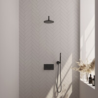 Brauer Brauer Black Carving Regendoucheset: Thermostatische Inbouwkraan met Drukknoppen, Gebogen Wandarm, Douchekop 20cm, Wandhouder met Wateruitlaat, Staafhanddouche & Doucheslang - Set 51 - Geribbeld Draaiknoppen - Mat Zwart