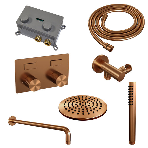 Brauer Brauer Copper Carving Regendoucheset: Thermostatische Inbouwkraan met Drukknoppen, Gebogen Wandarm, Douchekop 20cm, Wandhouder met Wateruitlaat, Staafhanddouche & Doucheslang - Set 51 - Geribbeld Draaiknoppen - PVD - Geborsteld Koper