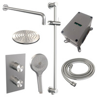 Brauer Brauer Brushed Carving Regendoucheset: Thermostatische Inbouwkraan met 3-Weg Omstel, Gebogen Wandarm, Douchekop 20cm, Glijstang met Wateruitlaat, 3-Standen Handdouche & Doucheslang - Set 45 - Geribbeld Draaiknoppen - PVD - Geborsteld RVS