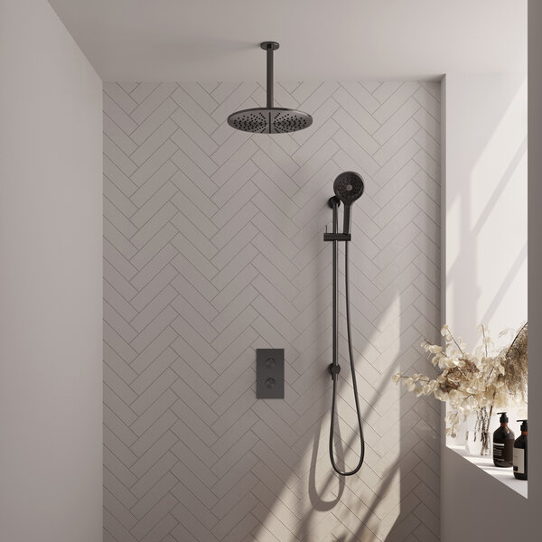 Brauer Brauer Gunmetal Carving Regendoucheset: Thermostatische Inbouwkraan met 3-Weg Omstel, Plafondarm, Douchekop 30cm, Glijstang met Wateruitlaat, 3-Standen Handdouche & Doucheslang - Set 48 - Geribbeld Draaiknoppen - PVD - Geborsteld Gunmetal