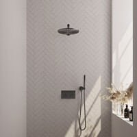 Brauer Brauer Gunmetal Carving Regendoucheset: Thermostatische Inbouwkraan met Drukknoppen, Rechte Wandarm, Douchekop 30cm, Wandhouder met Wateruitlaat, Staafhanddouche & Doucheslang - Set 50 - Geribbeld Draaiknoppen - PVD - Geborsteld Gunmetal