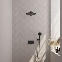 Brauer Brauer Black Carving Regendoucheset: Thermostatische Inbouwkraan met Drukknoppen, Rechte Wandarm, Douchekop 30cm, Wandhouder met Wateruitlaat, 3-Standen Handdouche & Doucheslang - Set 56 - Geribbeld Draaiknoppen - Mat Zwart
