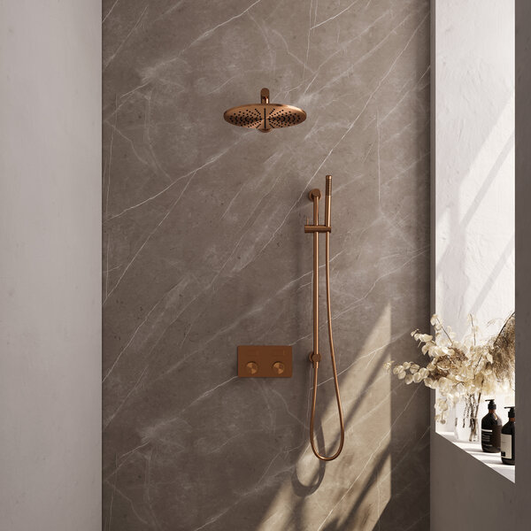 Brauer Brauer Copper Carving Regendoucheset: Thermostatische Inbouwkraan met Drukknoppen, Rechte Wandarm, Douchekop 30cm, Glijstang met Wateruitlaat, Staafhanddouche & Doucheslang - Set 62 - Geribbeld Draaiknoppen - PVD - Geborsteld Koper