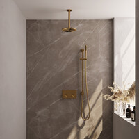 Brauer Brauer Gold Carving Regendoucheset: Thermostatische Inbouwkraan met Drukknoppen, Plafondarm, Douchekop 20cm, Glijstang met Wateruitlaat, Staafhanddouche & Doucheslang - Set 65 - Geribbeld Draaiknoppen - PVD - Geborsteld Goud