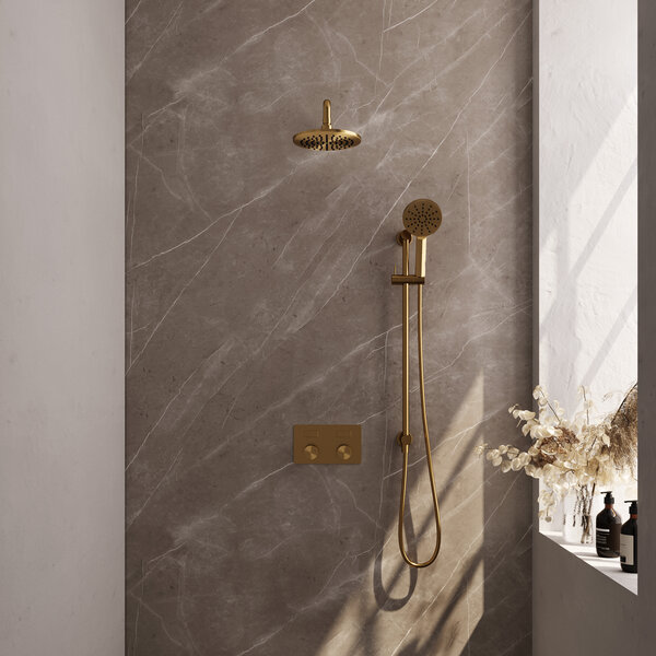 Brauer Brauer Gold Carving Regendoucheset: Thermostatische Inbouwkraan met Drukknoppen, Gebogen Wandarm, Douchekop 20cm, Glijstang met Wateruitlaat, 3-Standen Handdouche & Doucheslang - Set 69 - Geribbeld Draaiknoppen - PVD - Geborsteld Goud