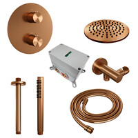 Brauer Brauer Copper Edition Regendoucheset: Thermostatische Inbouwkraan met 3-Weg Omstel, Plafondarm, Douchekop Ø20cm, Wandaansluitbocht, Staafhanddouche & Doucheslang - Set 77 - Draaiknoppen - Geborsteld Koper