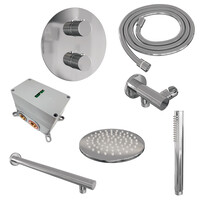 Brauer Brauer Chrome Carving Regendoucheset: Thermostatische Inbouwkraan met 3-Weg Omstel, Rechte Wandarm, Douchekop 20cm, Wandaansluitbocht, Staafhanddouche & Doucheslang - Set 73 - Draaiknoppen - Chroom