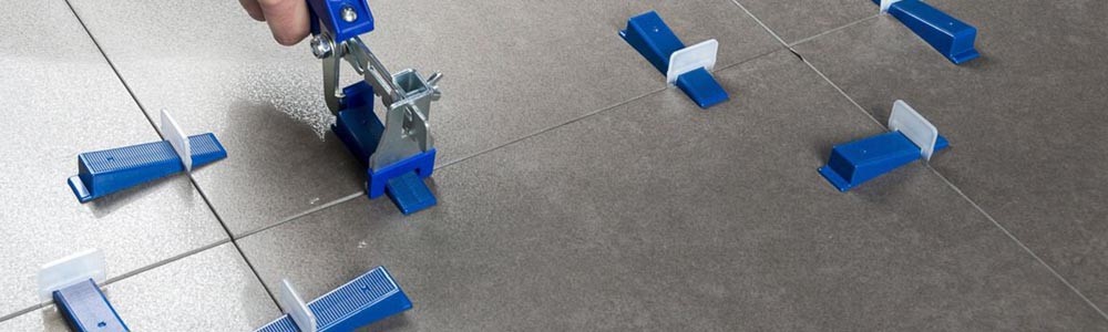 Hoe Gebruik Je een Tegel Levelling Systeem voor een Perfect Egale Vloer?