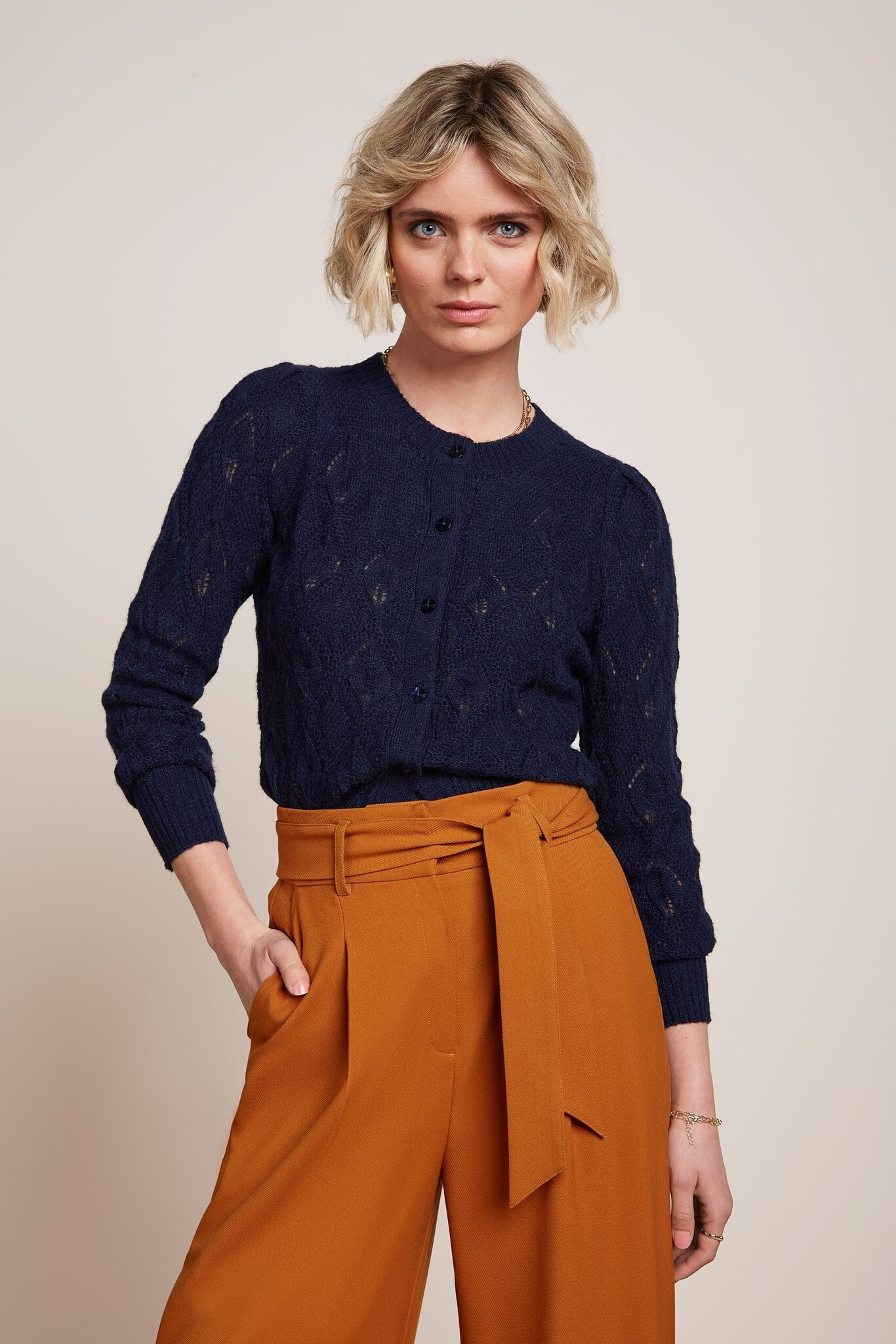 Cardi Roundneck Orcia-1