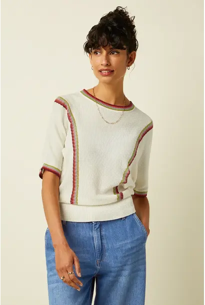 Daria Top Emel