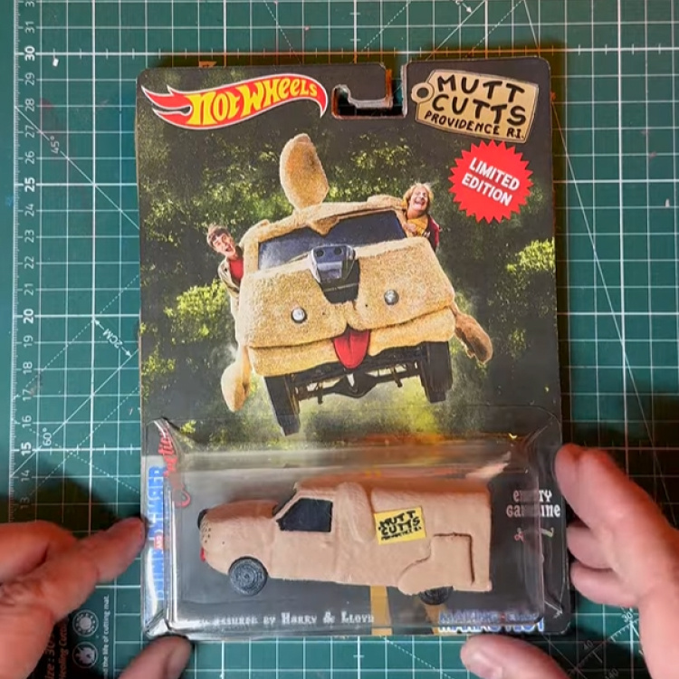 Glue together the parts of the packaging