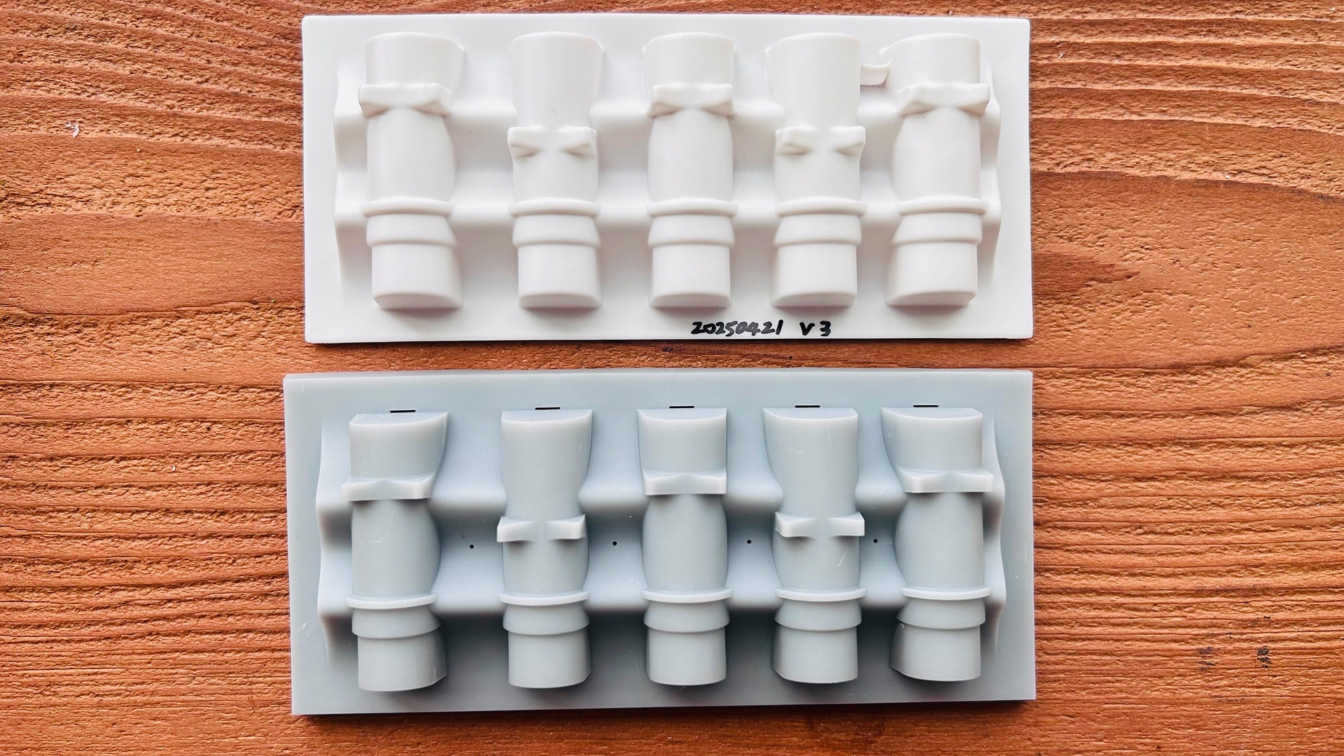 Third version of the mould design with snap fit