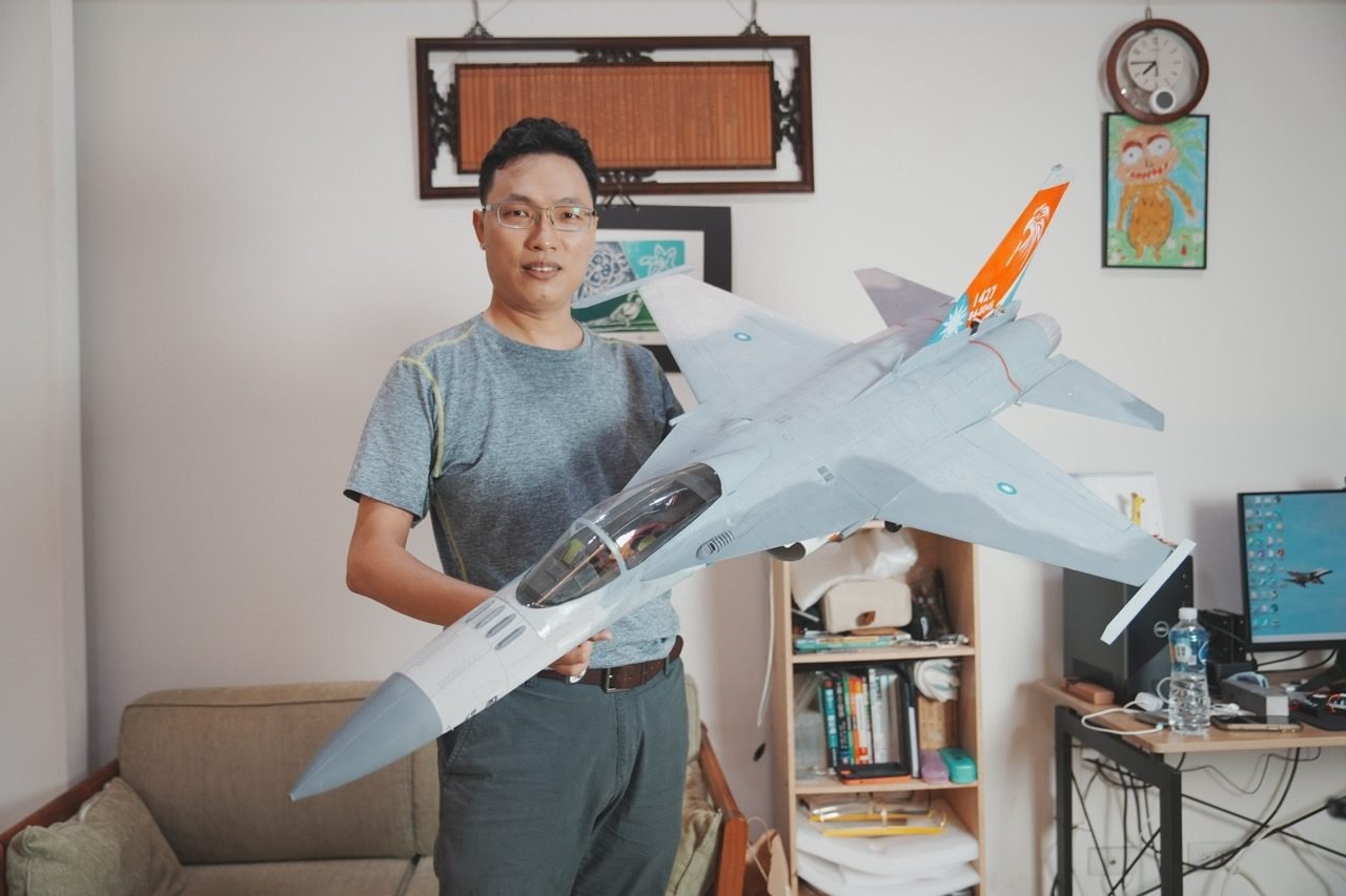 Building radio-controlled airplanes with a vacuum former