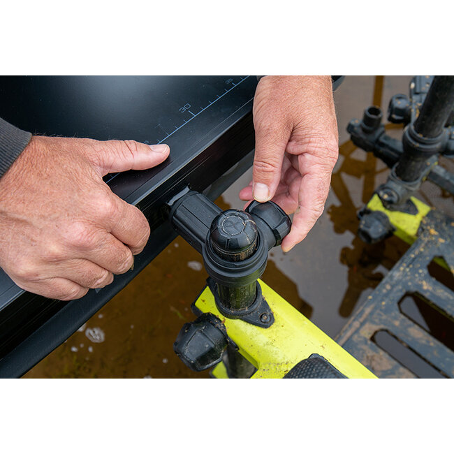 matrix pro feeder tray included 2 legs