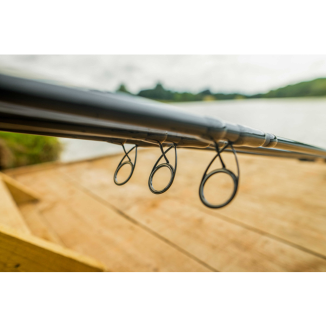 preston monster xtreme distance feeder