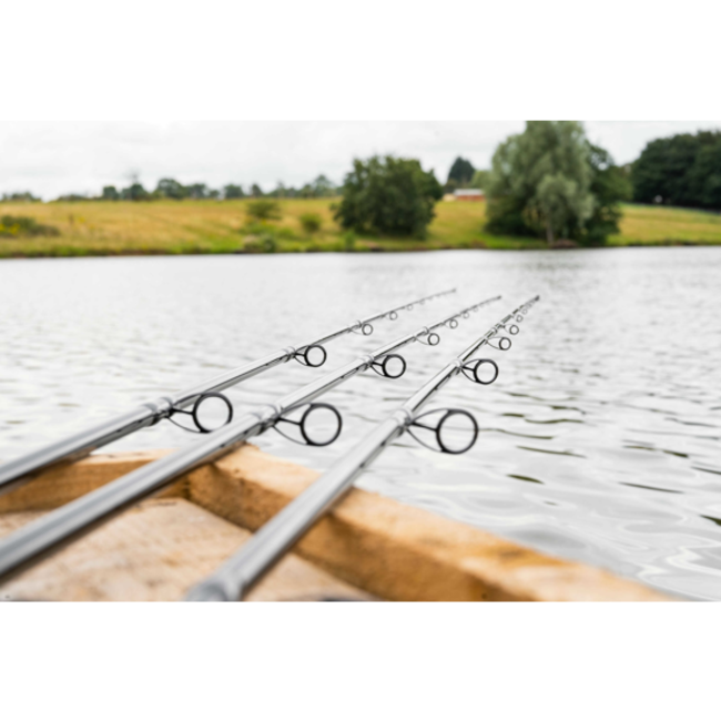 preston monster xtreme distance feeder