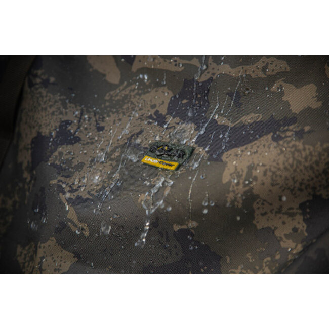 solar tackle undercover camo bedchair bag