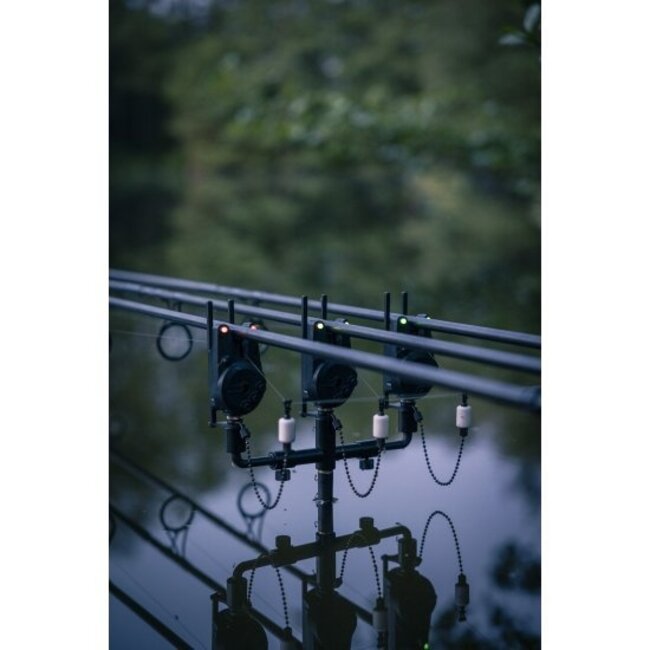 trakker db7-r rod bite alarm set 3+1