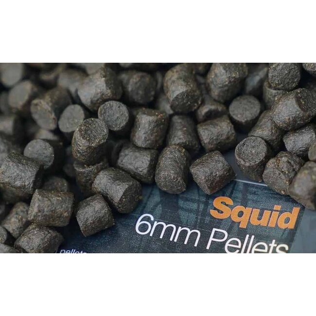 CC Moore squid pellets