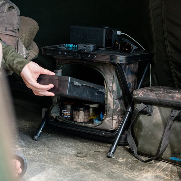 Nash Bank Life Bedside Station Camo...Uiteraard bij HARECO HENGELSPORT ...