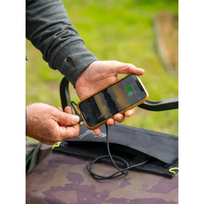 ridgemonkey vault qc3.0 usb-a 21watt solar panel