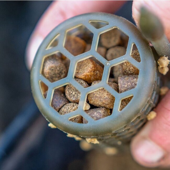 preston ics bait feeder