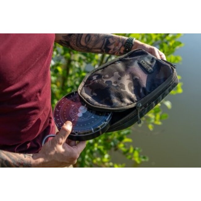 korda compac scales pouch dark camo