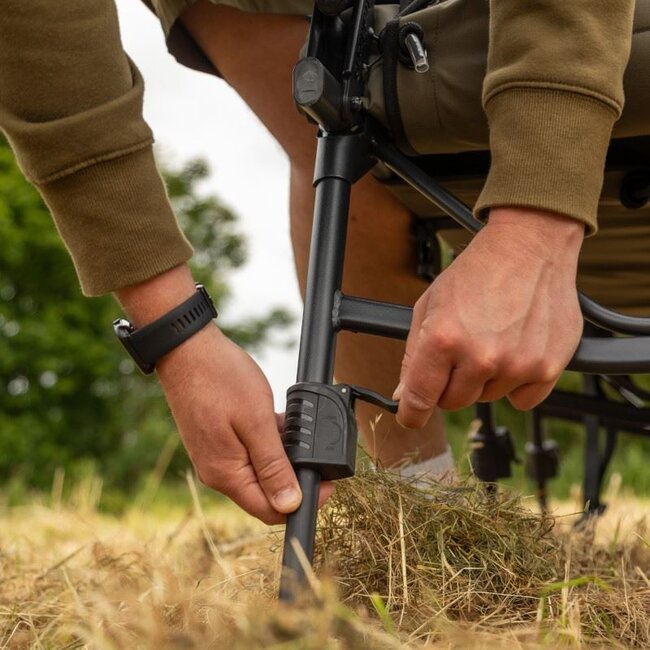 trakker rlx 6 leg bed